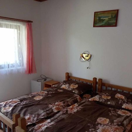 Ferienwohnung Zsuzsa Apartman Poroszló Exterior foto